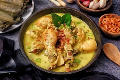 Resep Opor Ayam Gurih Dan Mudah Bikinnya