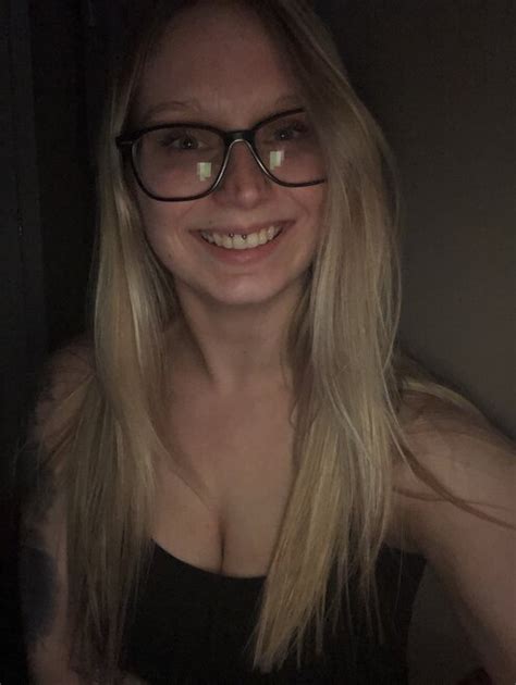 Sweet Blonde Porn Pic