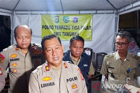 Petugas Dirikan Posko Untuk Antisipasi Tawuran Di Rawa Bunga Jaktim