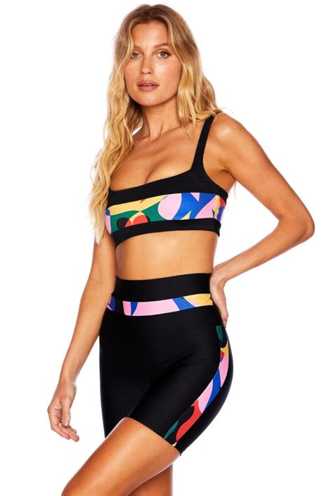 Hot Sexy Samantha Short Bikini Pics