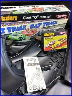 Car Track Set Hot Wheels SIZZLERS Fat Track Giant O Race Set Race Case Cars