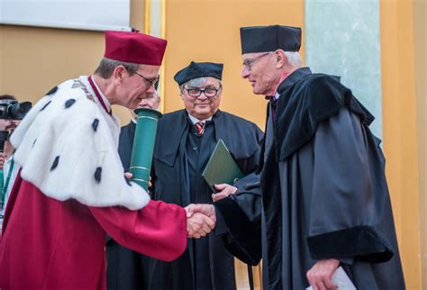 Tytu Doktora Honoris Causa Dla Prof M Portera Wpoznaniu Pl