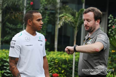 Soldan Sağa Lewis Hamilton Mercedes Amg F1 Ve Bradley Lord