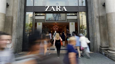 Inditex logra su mayor subida en bolsa en un año y evita el sorpasso