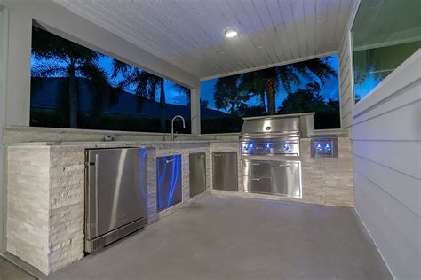 Grill cleaning in Florida | Fischman Outdoor Kitchens