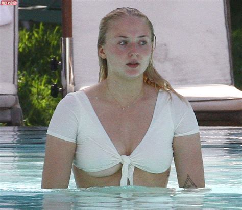 Naked Sophie Turner Added 08 17 2018 By Shibbyman23