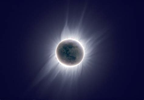 How to Photograph a Total Solar Eclipse • PhotographingSpace.com