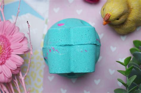 Review: Lush Bunny Moon Bath Bomb - Oh My Lush.com