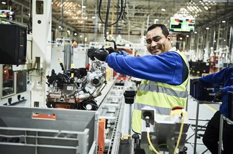 See Inside The Ford Engine Factory In Dagenham Zenoot