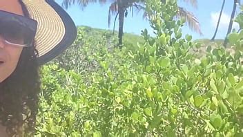 Fui na praia de nudismo chupara a rola grande do negão safado XVIDEOS