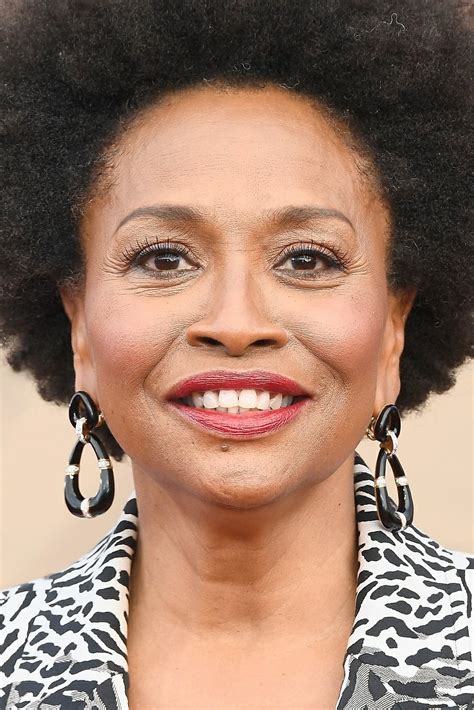 Jenifer Lewis About Entertainmentie