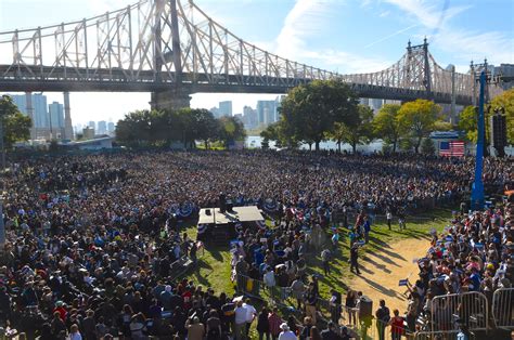 Bernie Sanders rally brings 20,000 people to Queensbridge Park – QNS