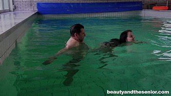 Sexy Kittina Es Clavada Por El Viejo Philippe XVIDEOS