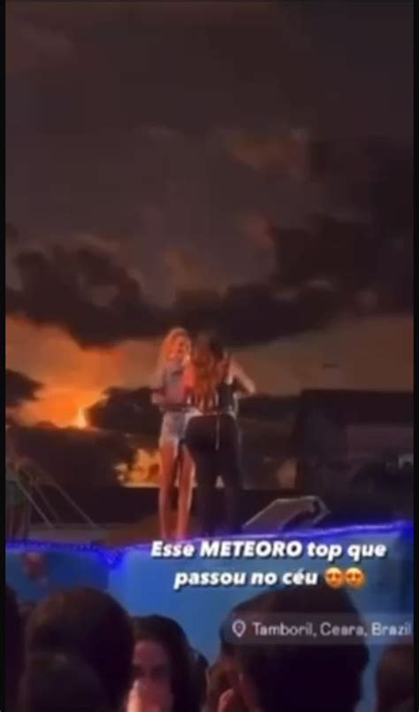 Meteoro cruza céu durante show da cantora Simone Mendes e impressiona o