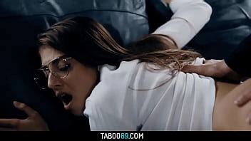 La Zorra Gia Derza Es Analizada Duro Por Un Sacerdote Pervertido XVIDEOS