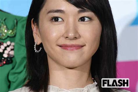 新垣結衣の「夫」発言で気になる芸能人妻「配偶者の呼び方」は？ 小池栄子は「旦那」佐々木希は「主人」 Smart Flash スマフラ[光文社週刊誌]