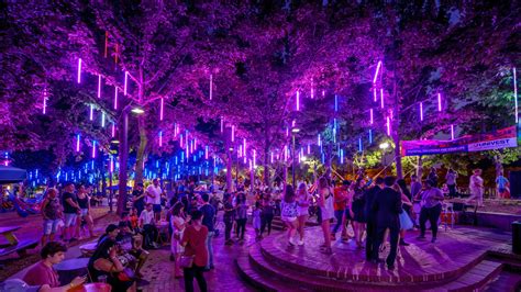 A Guide To Spruce Street Harbor Park For Visit Philadelphia