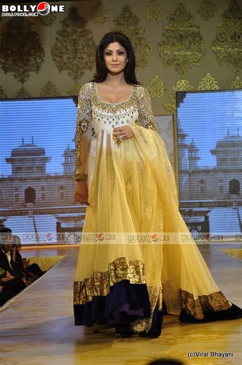 Men Women Photos Shilpa Shetty Hot Ramp Walk Stills At Mijwan Fashion Show