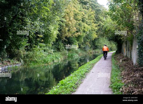 Stroud Canal Hi Res Stock Photography And Images Alamy