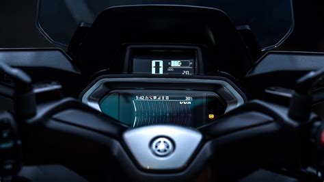 Nouveau Les Yamaha Xmax Et Avec La Connectivit Et Une Assise