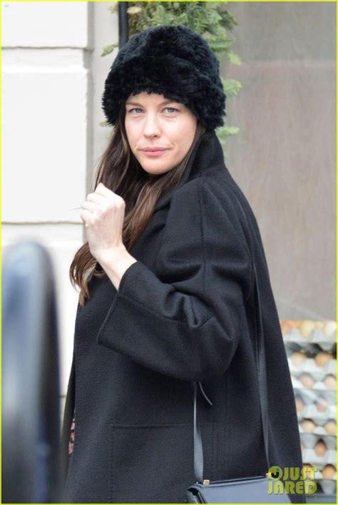 Liv Tyler Shows Off Bare Baby Bump See The Pic Photo 3246370 Liv