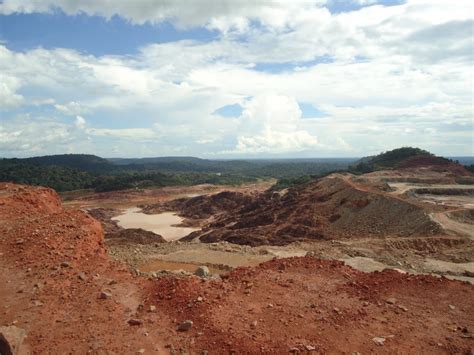 Mineradora é condenada a indenizar em R 80 mil ex funcionário que