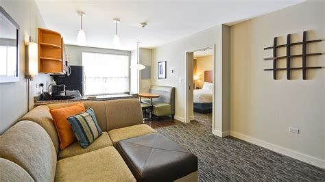 Hotel Suites in Naperville, IL | Hyatt House Chicago/Naperville/Warrenville