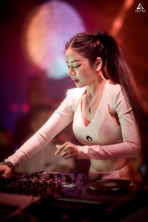 Tổng Hợp DJ Mie Nóng Bikini Cute Dễ Thương Hấp Dẫn ẢNH GÁI XINH VN