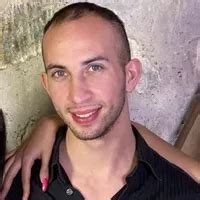 Alice schöne MILF findet zwei Typen für ein gutes Fisting xHamster