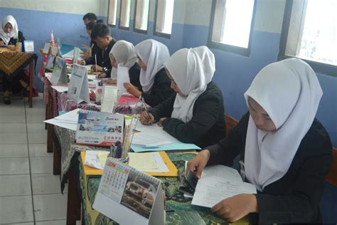 Manajemen Perkantoran Dan Layanan Bisnis SMK PERGURUAN CIKINI KIIC