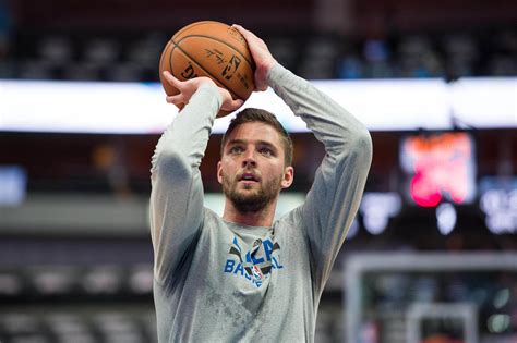 Chandler Parsons posts video of shooting session; defies injury ...