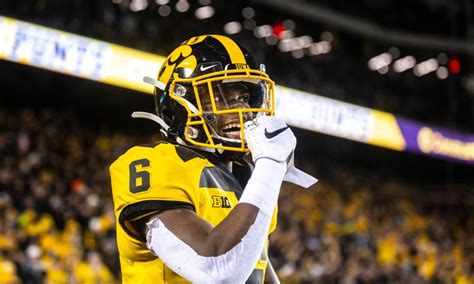 Iowa Football: Social media senses possible Minnesota alternates tease