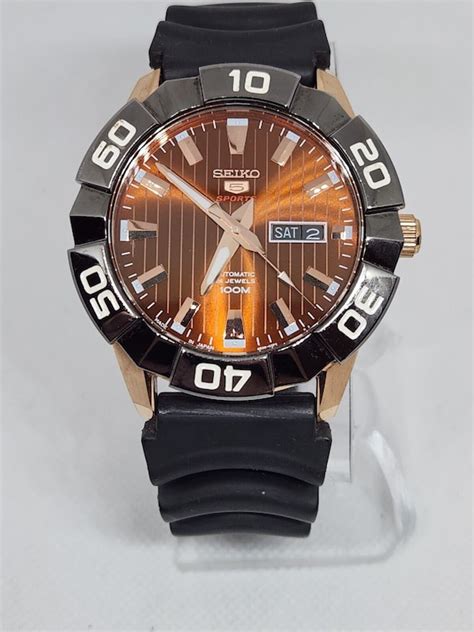 seiko 5 black dial - Gem