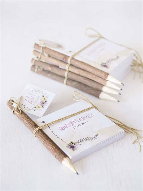 32 Personalized Wedding Favors Unique to Your Big Day