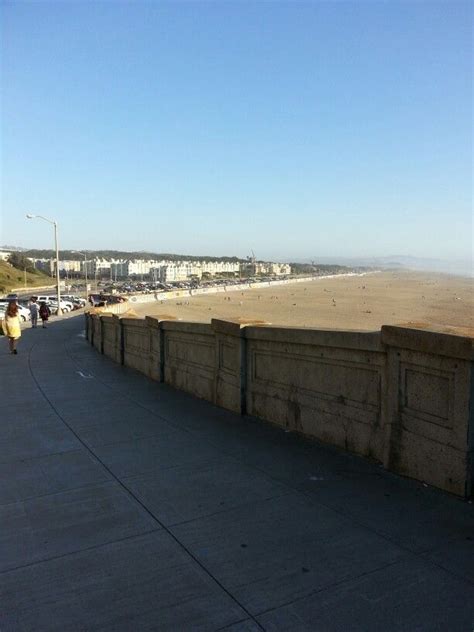 Ocean Beach looking south of the Cliff House | Beach, Ocean beach ...