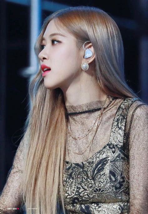 Pin By Sunshine Suhana On Pins By You Blackpink Rose Blackpink Girl