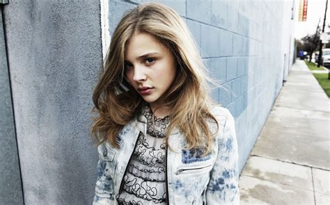 women street looking at viewer women outdoors actress Chloë Grace Moretz blonde HD