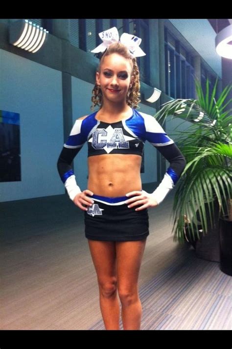 Gabi Butler Smoed Cheer Poses Famous Cheerleaders Cheer Outfits