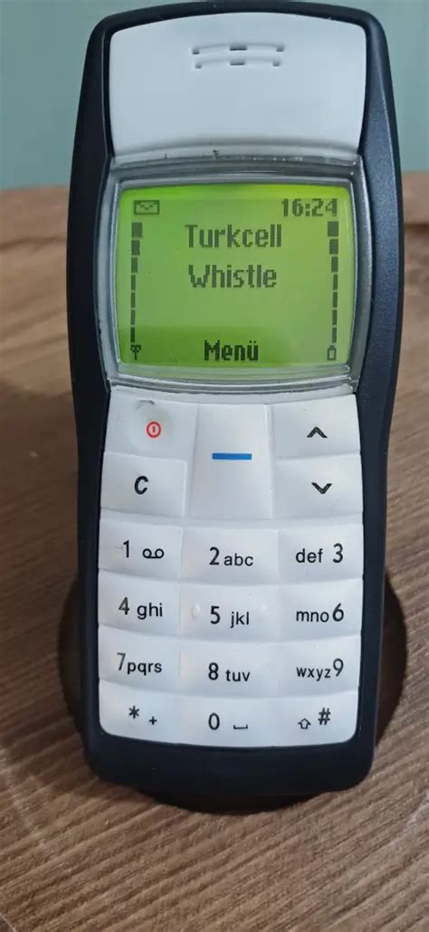 Nokia 1100 tuşlu telefon çalışır aktif durumda Sabit ve Telsiz