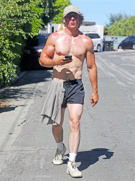 The Bear's Jeremy Allen White goes viral in micro shorts | British GQ