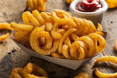 Air Fryer Curly Fries | by AirFryerRecipes.com