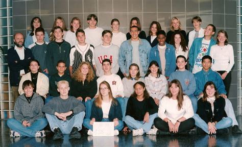 Photo de classe 1ère SB 96 97 de 1996 Lycée Jehan De Chelles Copains