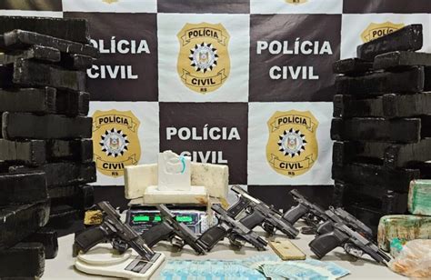 Polícia Civil apreende 67 quilos de maconha em depósito de drogas em