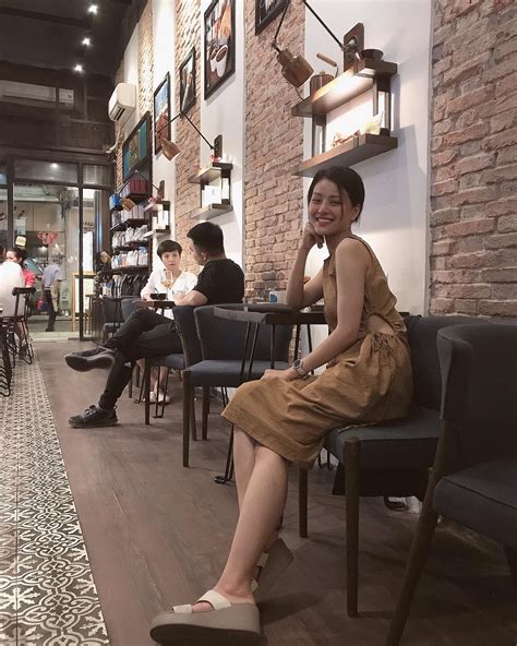 Chị gái hot girl Trâm Anh xinh đẹp nóng bỏng không thua kém em gái