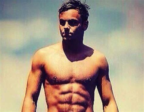 Tom Daley Agradece A Su Madre Todo El Apoyo Que Le Ha Dado Tras Anunciar Que Es Gay Bekia