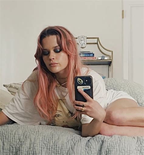 Pin By David Conlin On Ava Phillippe In Mirror Selfie Ava