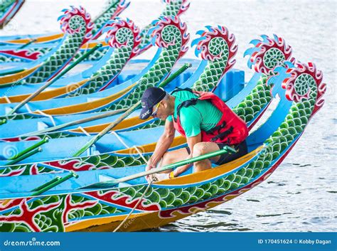 Dragon Boats In Taipei Taiwan Editorial Stock Image Image Of Speed