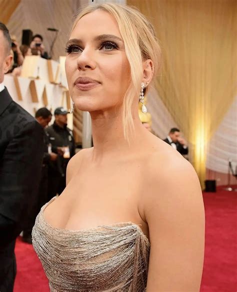 Scarlett Johansson Needs Her Big Tits Covered In All Our Cum Scrolller