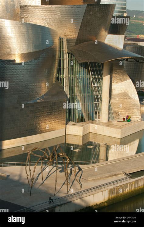 Frank gehry bilbao hi-res stock photography and images - Alamy