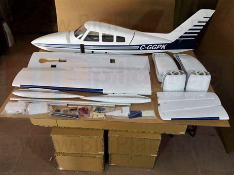 Cessna 310 Huge Model Airplane ARF (320cm, 14kg, 2x26cc) CYMODEL